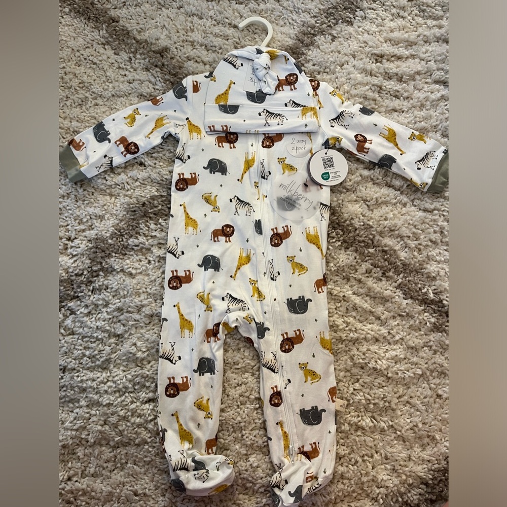 Milkberry bamboo sleeper with hat NWT